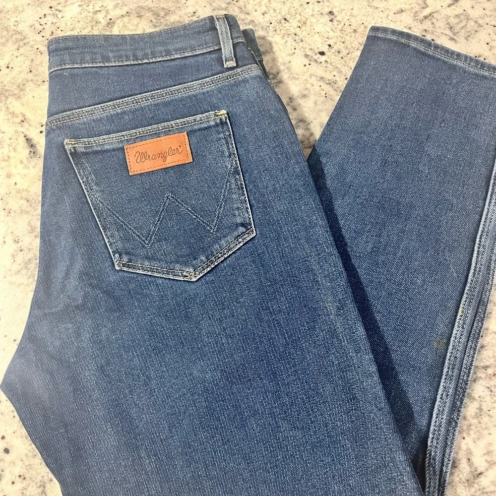 Wrangler Women's Blue Slim Jeans - Picture 4 of 4